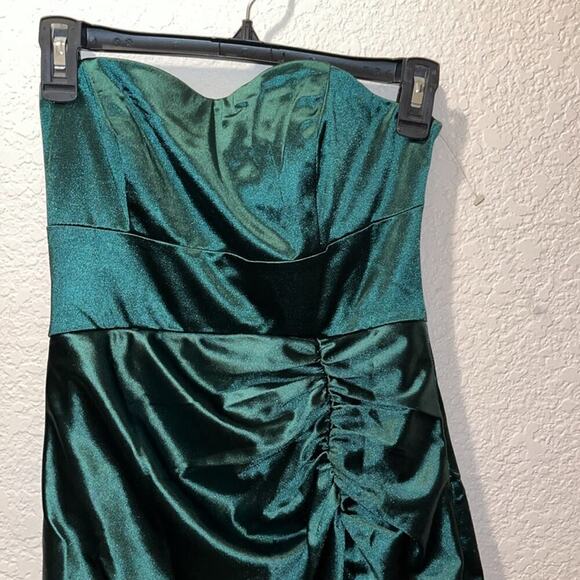 NEW with tags SELFIE LESLIE • SIOBHAN STRAPLESS MINI DRESS FOREST GREEN • - Picture 13 of 16